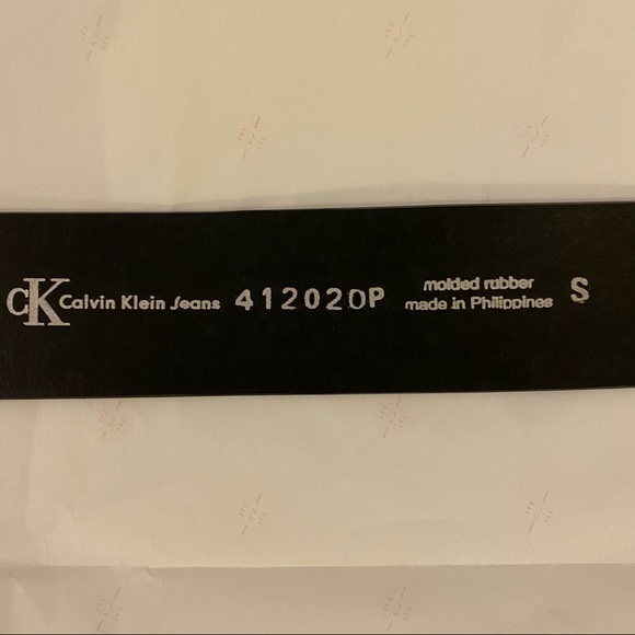BUNDLE! CALVIN KLEIN Vintage Molded Rubber Belts - Picture 3 of 13
